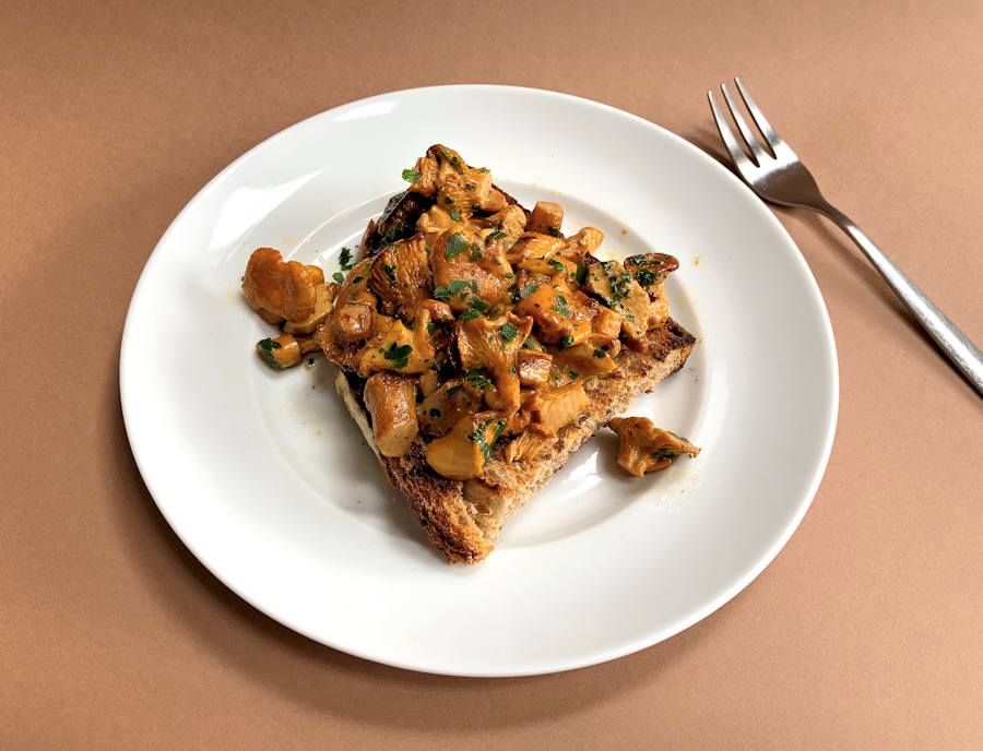 Chanterelles On Toast Recipe Cuisine Fiend